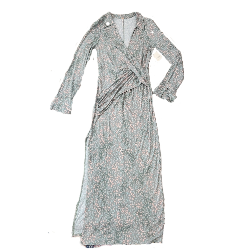 Free People Shayla Wrap Midi Dress‎ In Sky Floral With Gray Background - Picture 3 of 13